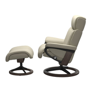 Stressless® Magic (L) Signature chair with footstool