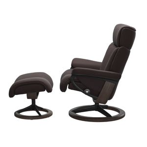 Stressless® Magic (M) Signature chair with footstool