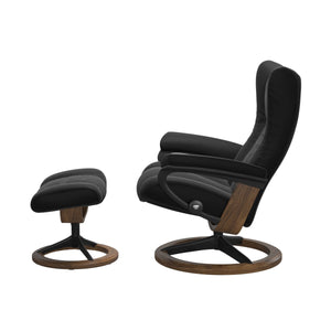 Stressless® Wing (M) Signature chair with footstool