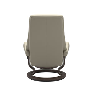 Stressless® View (M) Classic chair with footstool
