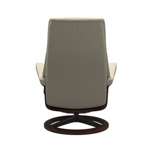 Stressless® View (M) Signature chair with footstool