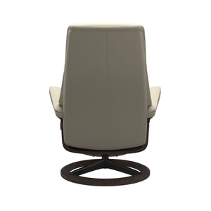Stressless® View (L) Signature chair with footstool