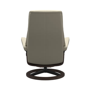 Stressless® View (L) Signature chair with footstool