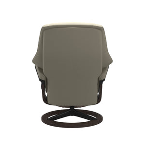 Stressless® Live (S) Signature chair with footstool