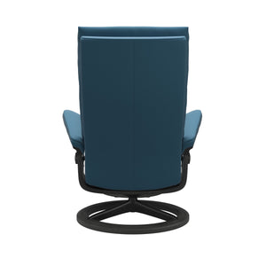 Stressless® Aura (M) Signature chair with footstool