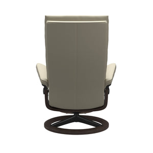 Stressless® Aura (L) Signature chair with footstool