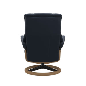 Stressless® Mayfair (M) Signature chair with footstool
