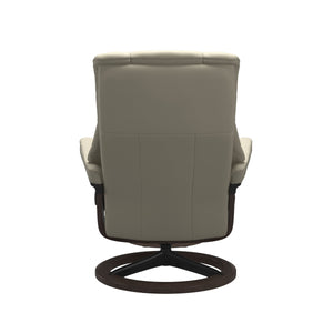 Stressless® Mayfair (L) Signature chair with footstool